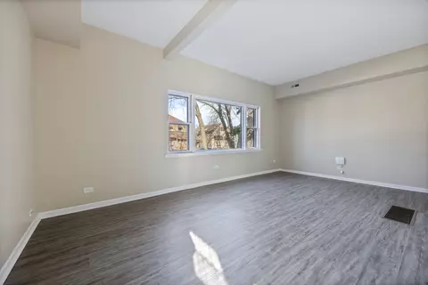 Living - 6438 Sinclair Ave, Berwyn, IL 60402 photo 4 of 8