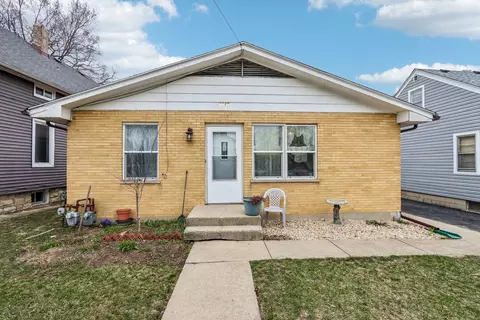 1016-18 Solfisburg Ave, Aurora, IL 60505