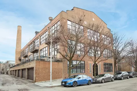 1137 N Wood St #2D, Chicago, IL 60622