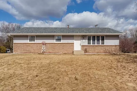 355 E Roosevelt Rd, Stillman Valley, IL 61084
