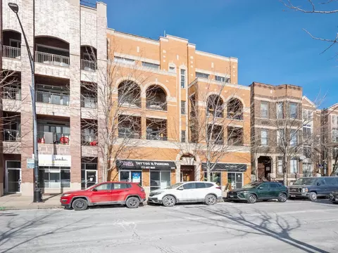 1130 W Diversey Pkwy #2E, Chicago, IL 60614