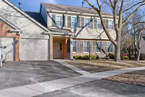 1300 Pennwood Ct #B1, Schaumburg, IL 60193