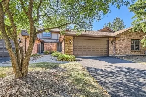 139 Indian Boundary Dr, Westmont, IL 60559