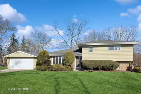1721 E Thomas Rd, Wheaton, IL 60187 photo 2