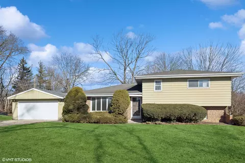 1721 E Thomas Rd, Wheaton, IL 60187