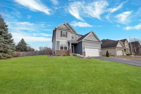 2300 Fen View Cir, Island Lake, IL 60042