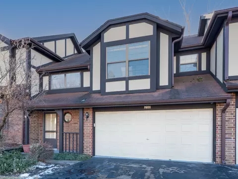230 Oak Knoll Ln, Bloomingdale, IL 60108