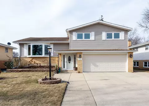 334 Wilkins Dr, Des Plaines, IL 60016