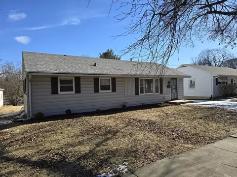 145 N Whistler Ave, Freeport, IL 61032