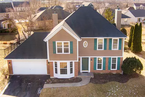 152 Devonshire Dr, Dekalb, IL 60115