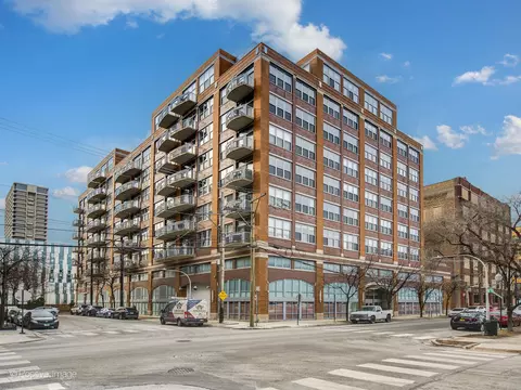 933 W Van Buren St #403, Chicago, IL 60607