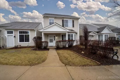 218 E Victoria Cir, North Aurora, IL 60542