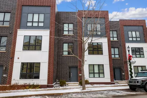 8142 Lincoln Ave, Skokie, IL 60077