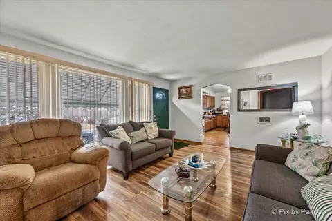 Other - 471 Poplar Ct, Elgin, IL 60120 photo 2 of 5