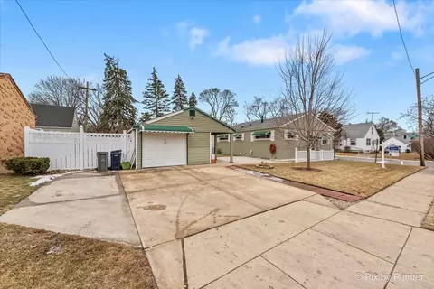 Exterior - 471 Poplar Ct, Elgin, IL 60120 photo 5 of 5