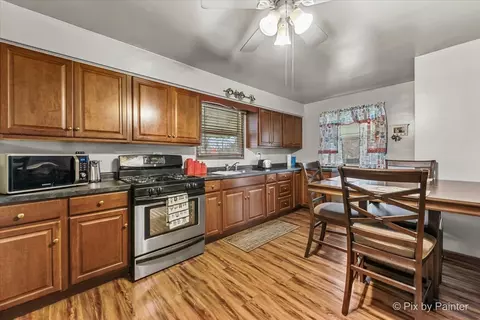 Kitchen - 471 Poplar Ct, Elgin, IL 60120 photo 1 of 2