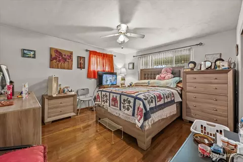 Bedroom - 471 Poplar Ct, Elgin, IL 60120 photo 1 of 3