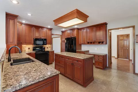 Kitchen - 1006 Ironwood Cc Dr, Normal, IL 61761 photo 3 of 4