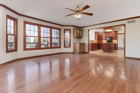 Living - 1006 Ironwood Cc Dr, Normal, IL 61761 photo 4 of 9