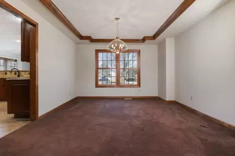 Living - 1006 Ironwood Cc Dr, Normal, IL 61761 photo 7 of 9