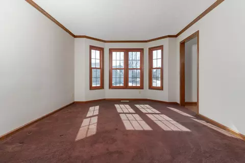 Living - 1006 Ironwood Cc Dr, Normal, IL 61761 photo 6 of 9