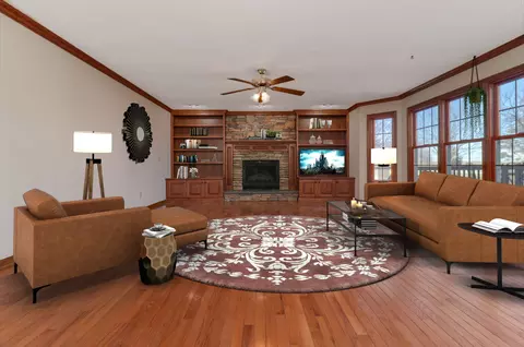 Living - 1006 Ironwood Cc Dr, Normal, IL 61761 photo 3 of 9