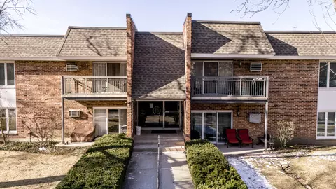 3915 Saratoga Ave #H101, Downers Grove, IL 60515
