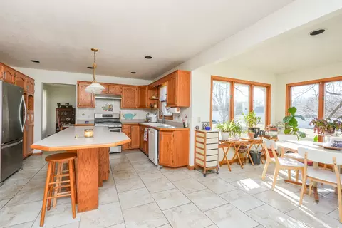 Kitchen - 418 S Comet Dr, Braidwood, IL 60408 photo 5 of 6