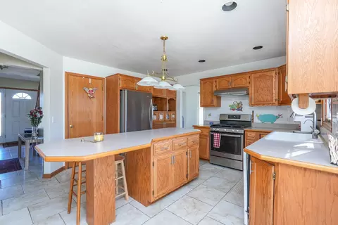 Kitchen - 418 S Comet Dr, Braidwood, IL 60408 photo 2 of 6