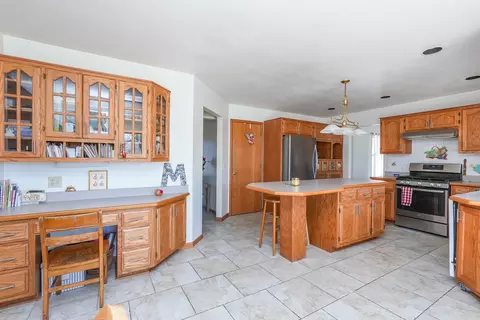 Kitchen - 418 S Comet Dr, Braidwood, IL 60408 photo 3 of 6