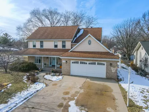 418 S Comet Dr, Braidwood, IL 60408
