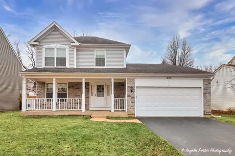 335 E Cherry Cove Ln, Round Lake Beach, IL 60073