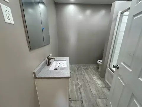 Bath - 925 E North St, Morris, IL 60450 photo 1 of 2