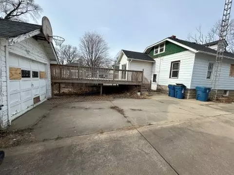 Exterior - 925 E North St, Morris, IL 60450 photo 1 of 2