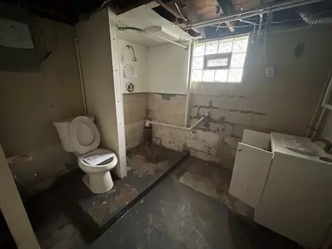 Bath - 925 E North St, Morris, IL 60450 photo 2 of 2
