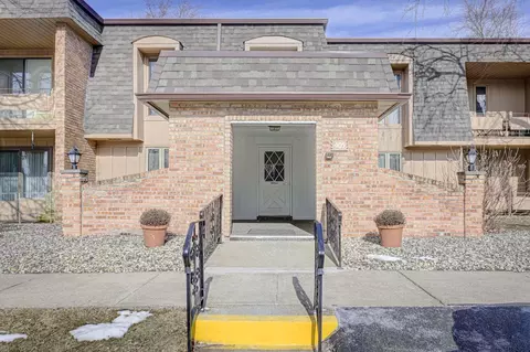 405 Old Stone Rd #3, Munster, IN 46321