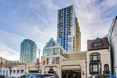 1212 N La Salle Dr #704, Chicago, IL 60610