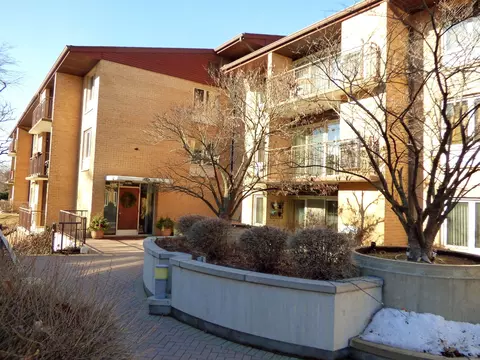 2500 W Talcott Rd #207, Park Ridge, IL 60068