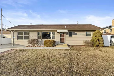 5946 W 87th Pl, Oak Lawn, IL 60453