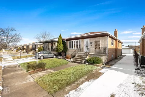 395 Manistee Ave, Calumet City, IL 60409