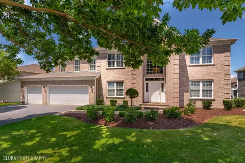 1170 Ridgewood Cir, Lake In The Hills, IL 60156