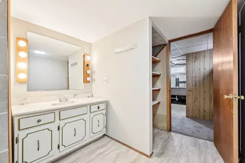Bath - 1431 E Algonquin Rd, Des Plaines, IL 60016 photo 4 of 4