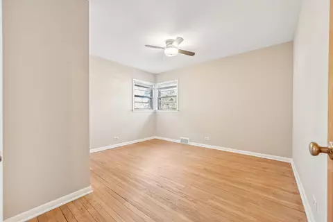 Bedroom - 1431 E Algonquin Rd, Des Plaines, IL 60016 photo 1 of 5