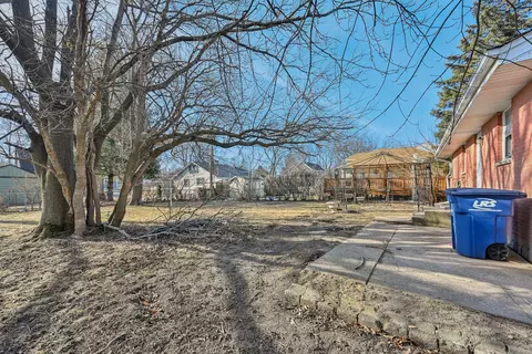 Exterior - 1431 E Algonquin Rd, Des Plaines, IL 60016 photo 2 of 4