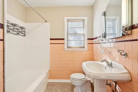 Bath - 1431 E Algonquin Rd, Des Plaines, IL 60016 photo 1 of 4