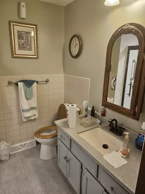 Bath - 3684 Gnarl Tree Ln, Cherry Valley, IL 61016 photo 2 of 3