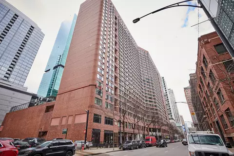 211 E Ohio St #2717, Chicago, IL 60611
