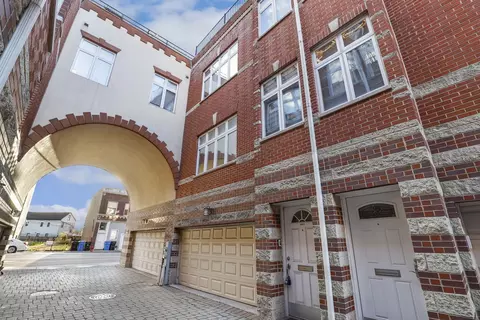 2429 N Clybourn Ave #B, Chicago, IL 60614