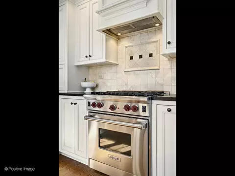 1015 N Cross St, Wheaton, IL 60187 photo 16