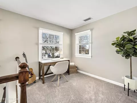 1015 N Cross St, Wheaton, IL 60187 photo 33